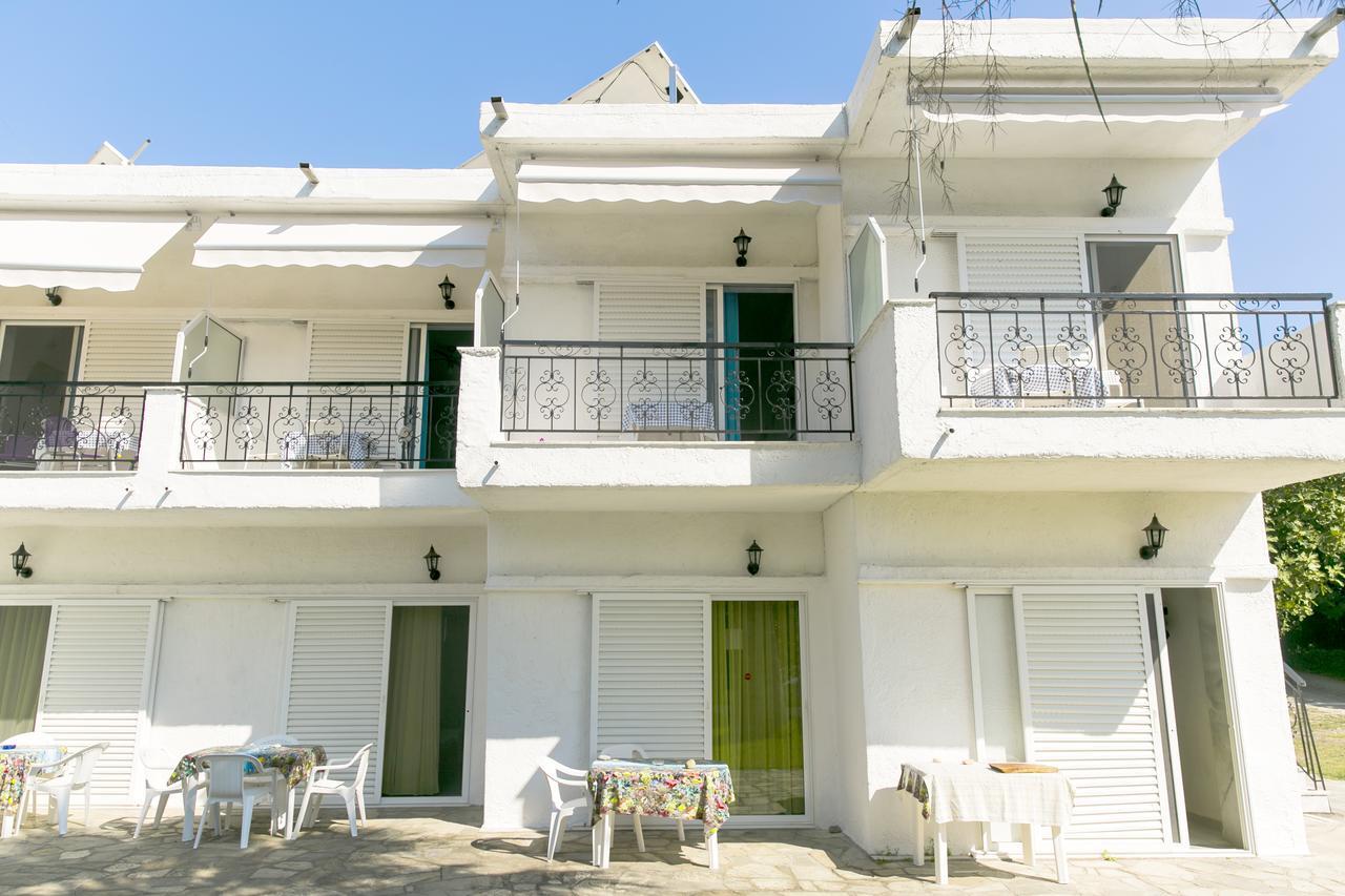 Villa Bianca Studios Possidi Exterior photo